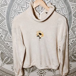 Fluffy Cream sunflower pullover